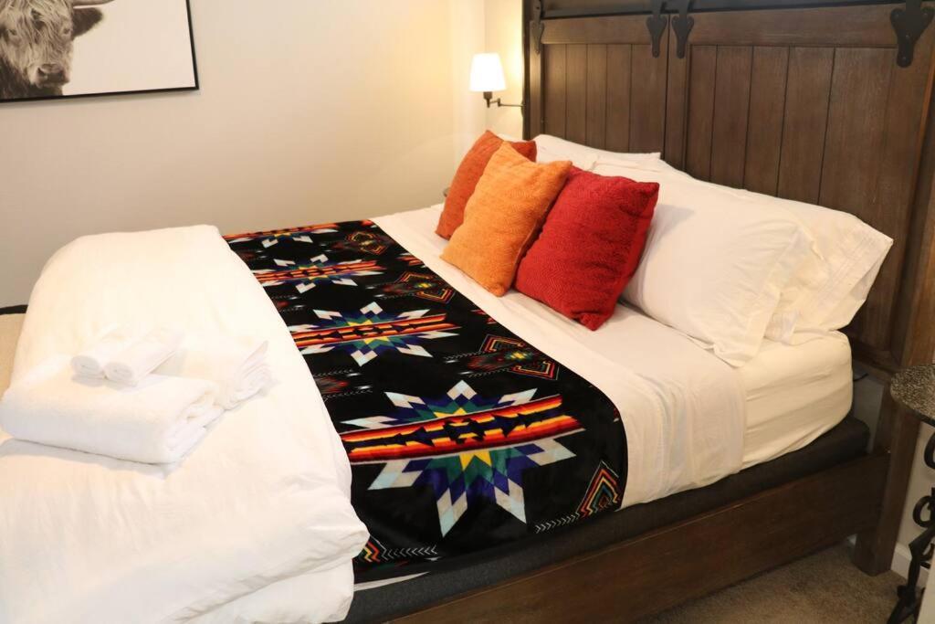 Cowboy Den-Hot Tub-Game Room-Pet Friendly-No Pet Fees! Альбукерке Экстерьер фото