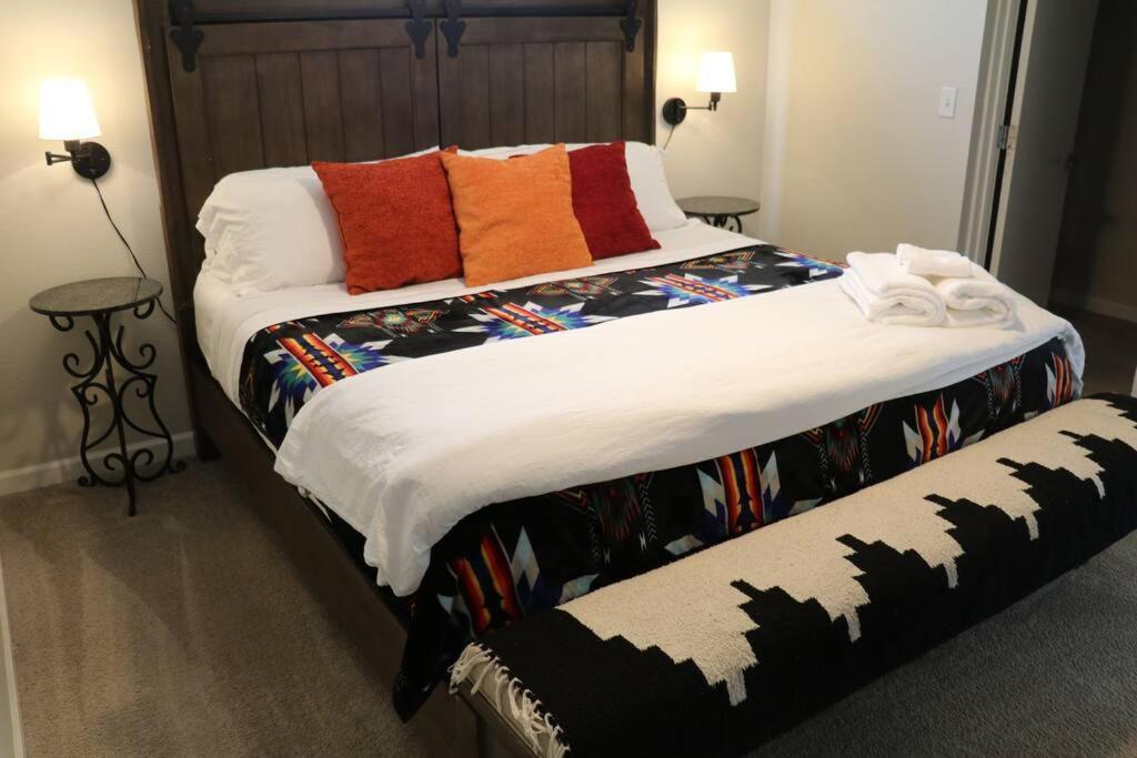 Cowboy Den-Hot Tub-Game Room-Pet Friendly-No Pet Fees! Альбукерке Экстерьер фото