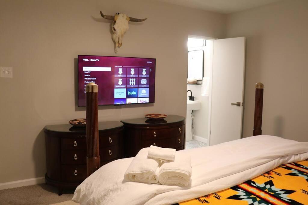 Cowboy Den-Hot Tub-Game Room-Pet Friendly-No Pet Fees! Альбукерке Экстерьер фото