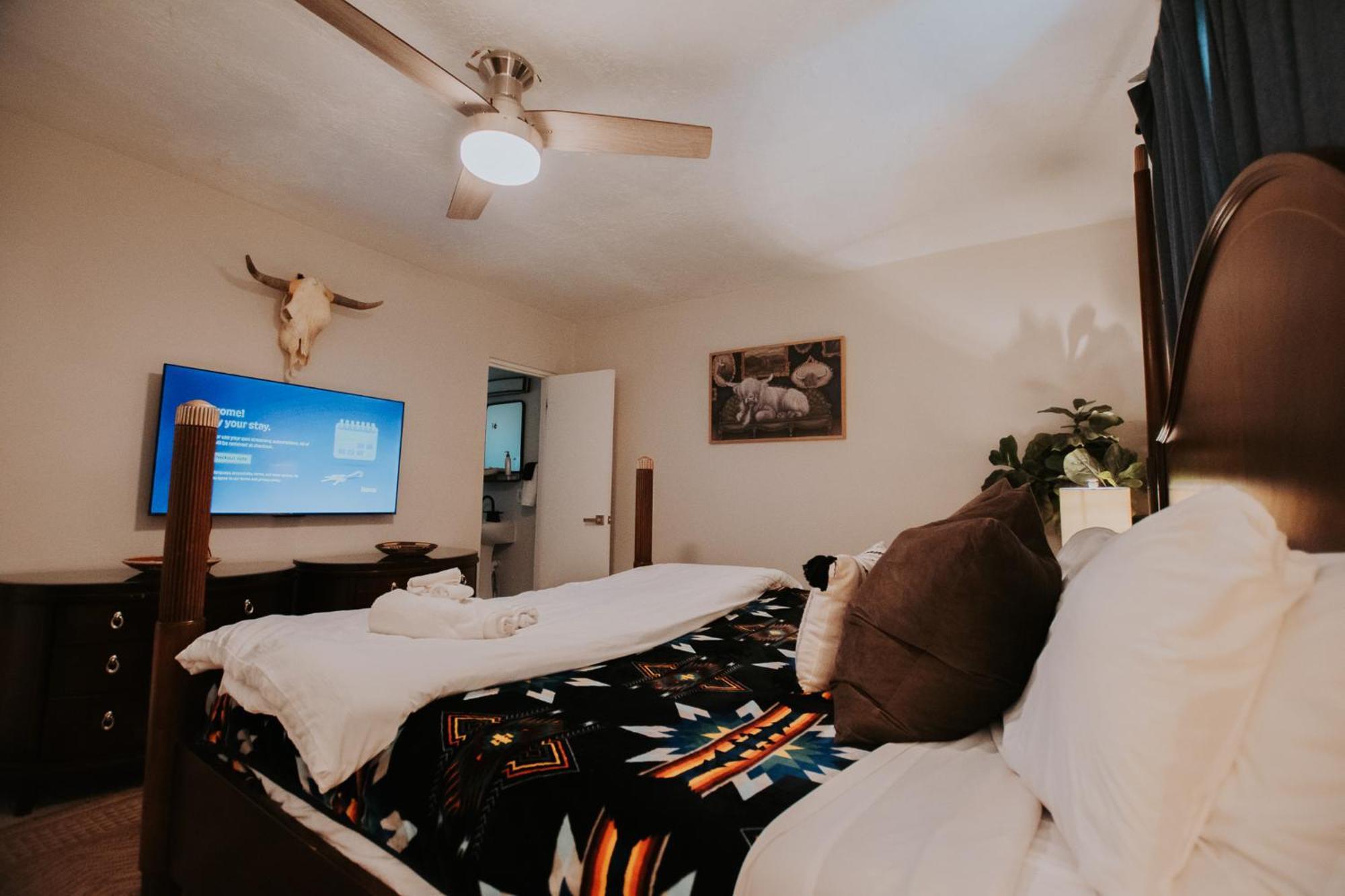 Cowboy Den-Hot Tub-Game Room-Pet Friendly-No Pet Fees! Альбукерке Экстерьер фото