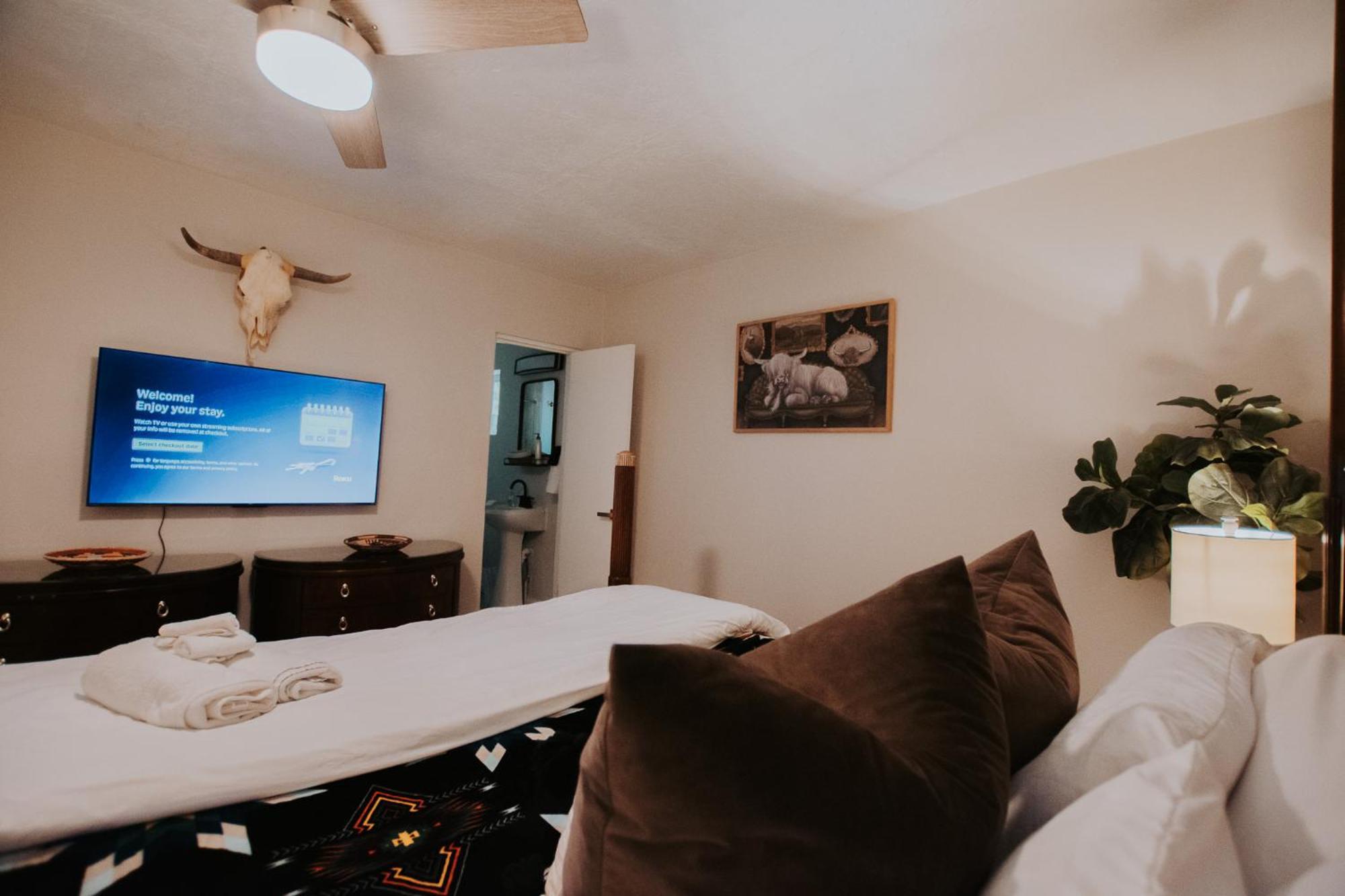 Cowboy Den-Hot Tub-Game Room-Pet Friendly-No Pet Fees! Альбукерке Экстерьер фото